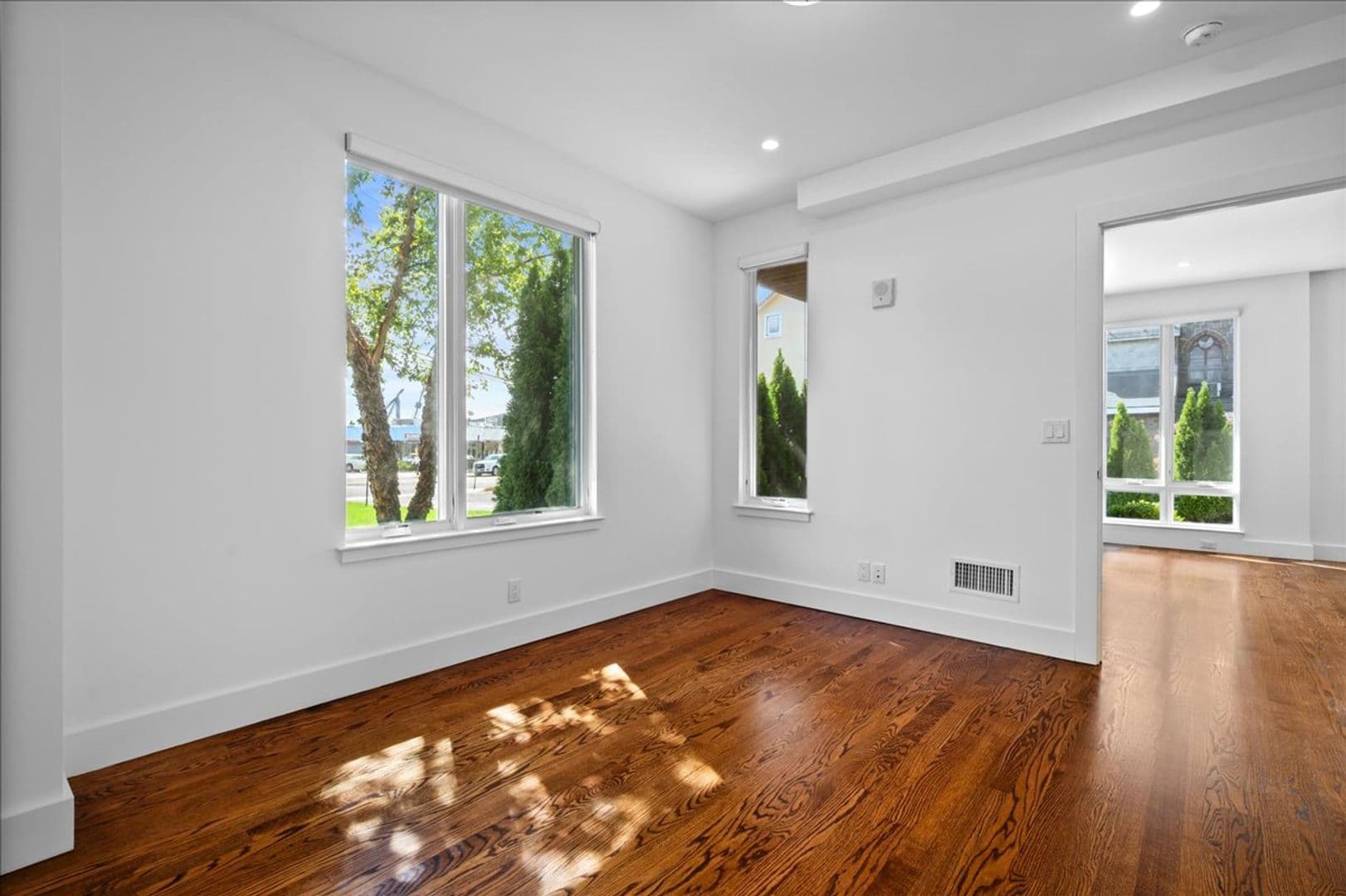 Mamaroneck Apartment: 422 E Boston Post Road