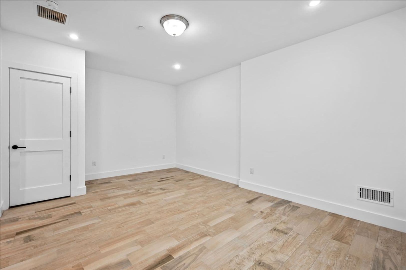 Mamaroneck Apartment: 422 E Boston Post Road