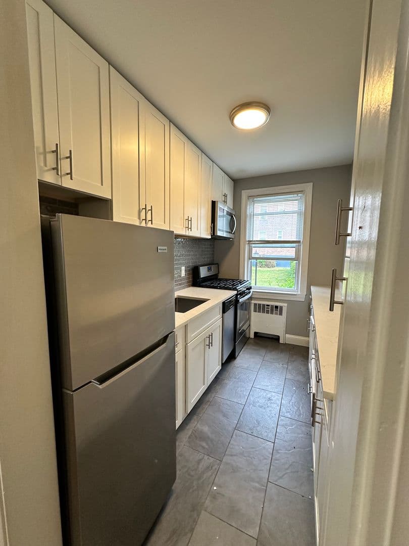 Ossining Apartment: 87 South Highland Avenue