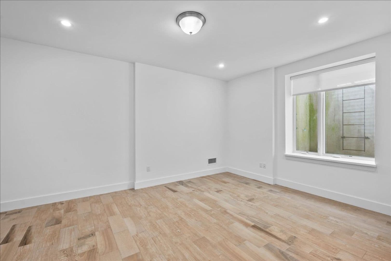 Mamaroneck Apartment: 422 E Boston Post Road