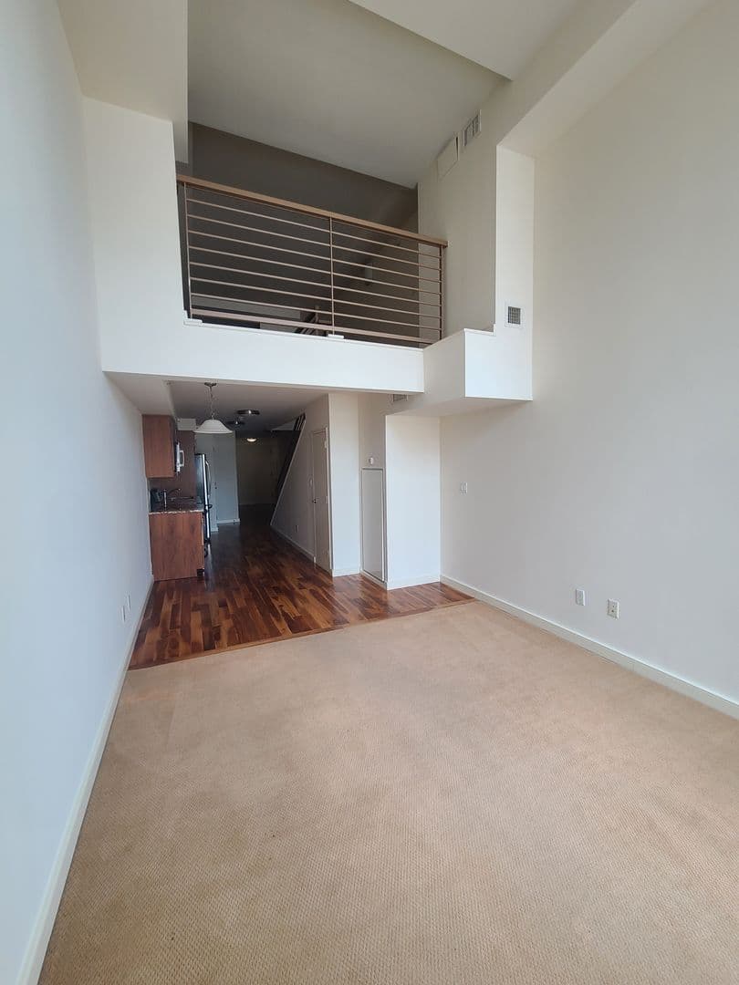 White Plains Apartment: 6 City Place
