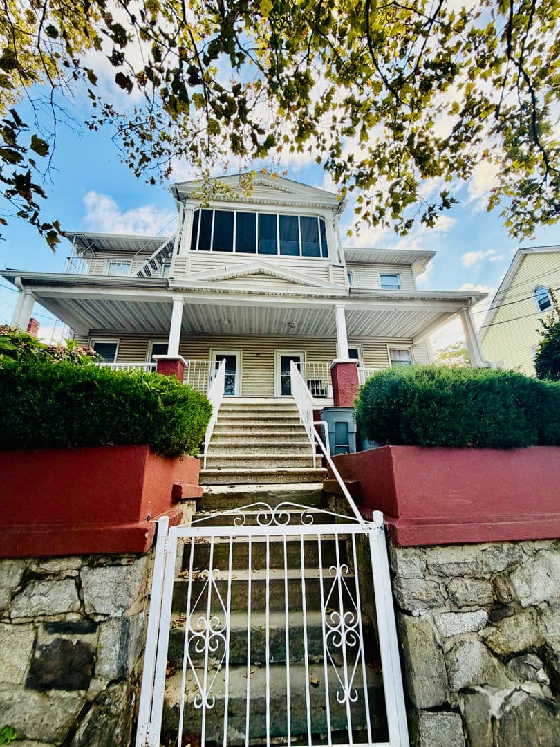 Mount Vernon Apartment: 251 S 5th Ave
