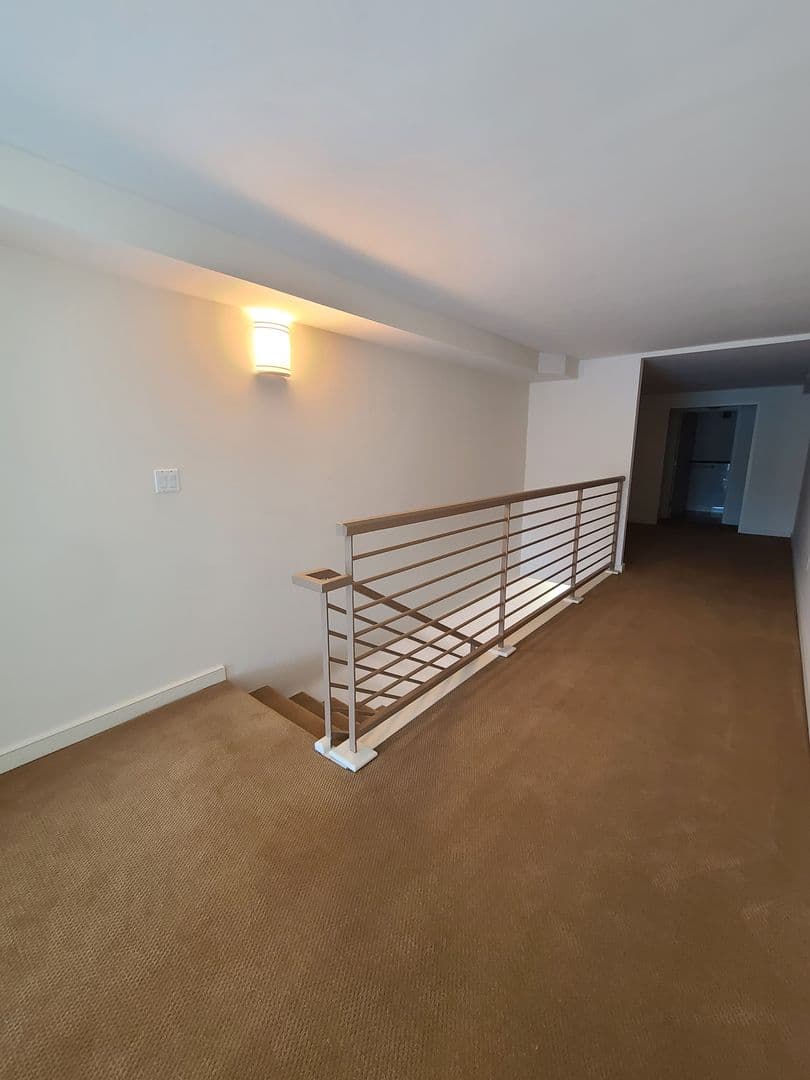 White Plains Apartment: 6 City Place