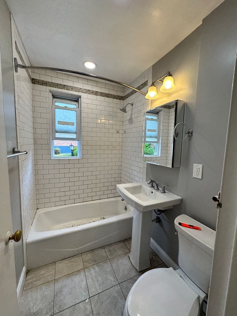 Ossining Apartment: 87 South Highland Avenue
