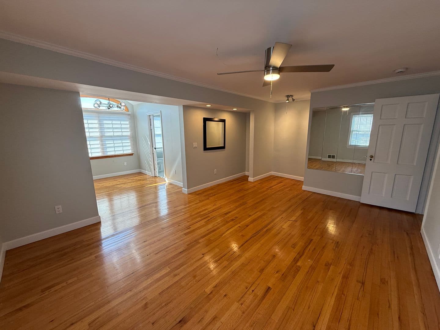 Valley Stream House: 5 Woodland Rd