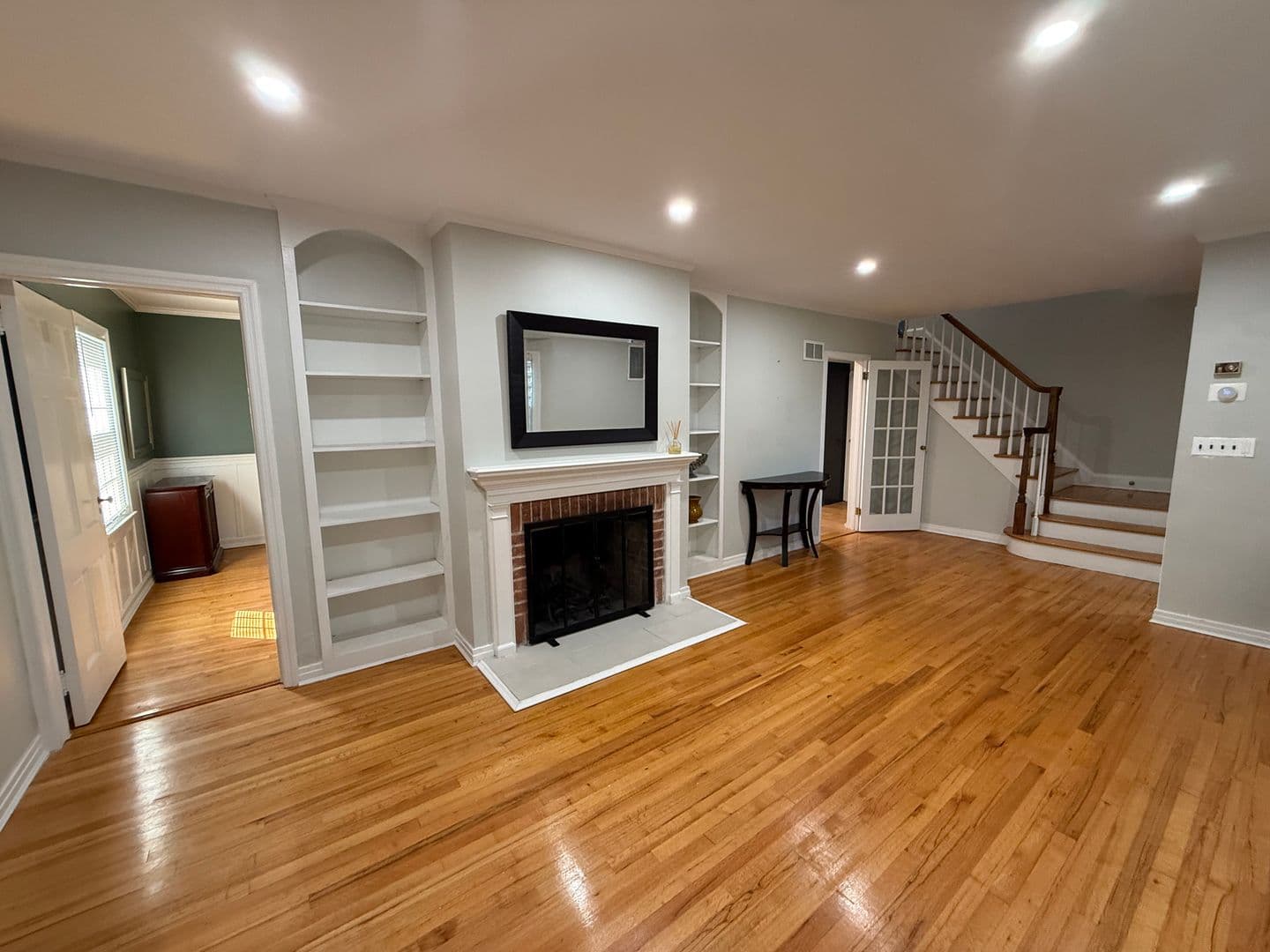 Valley Stream House: 5 Woodland Rd