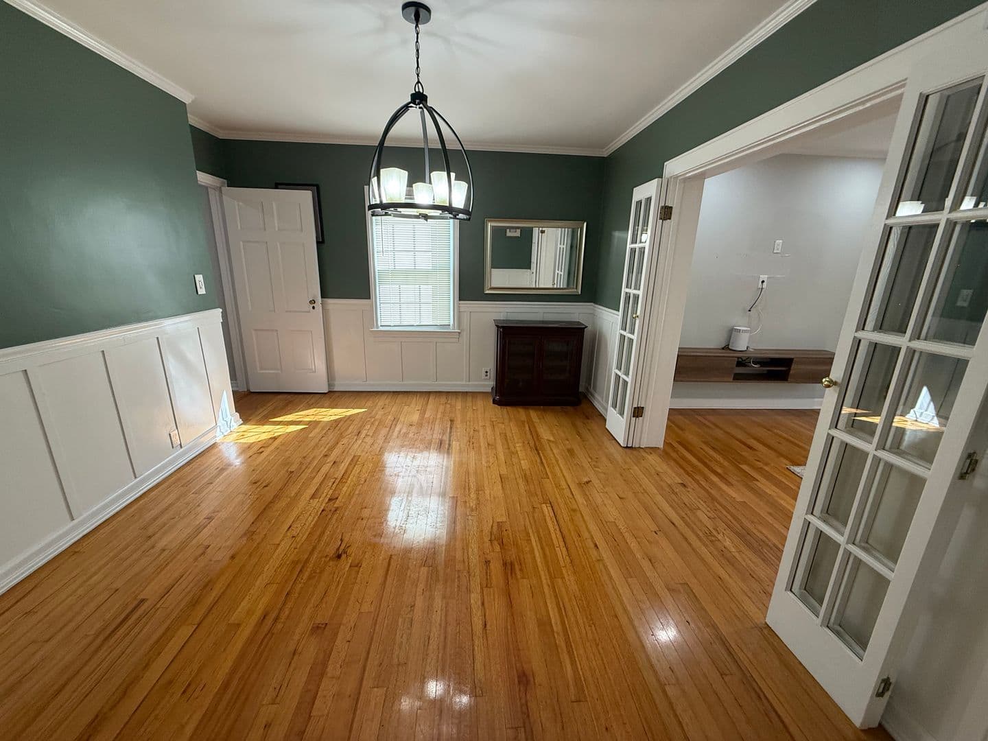 Valley Stream House: 5 Woodland Rd
