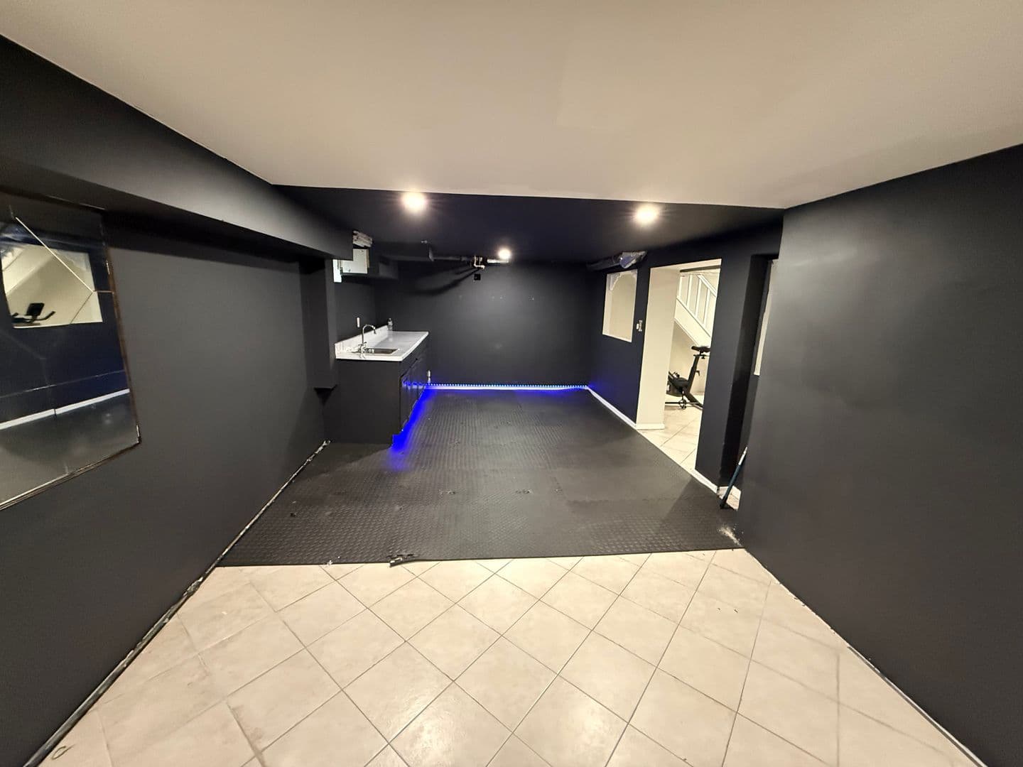 Valley Stream House: 5 Woodland Rd