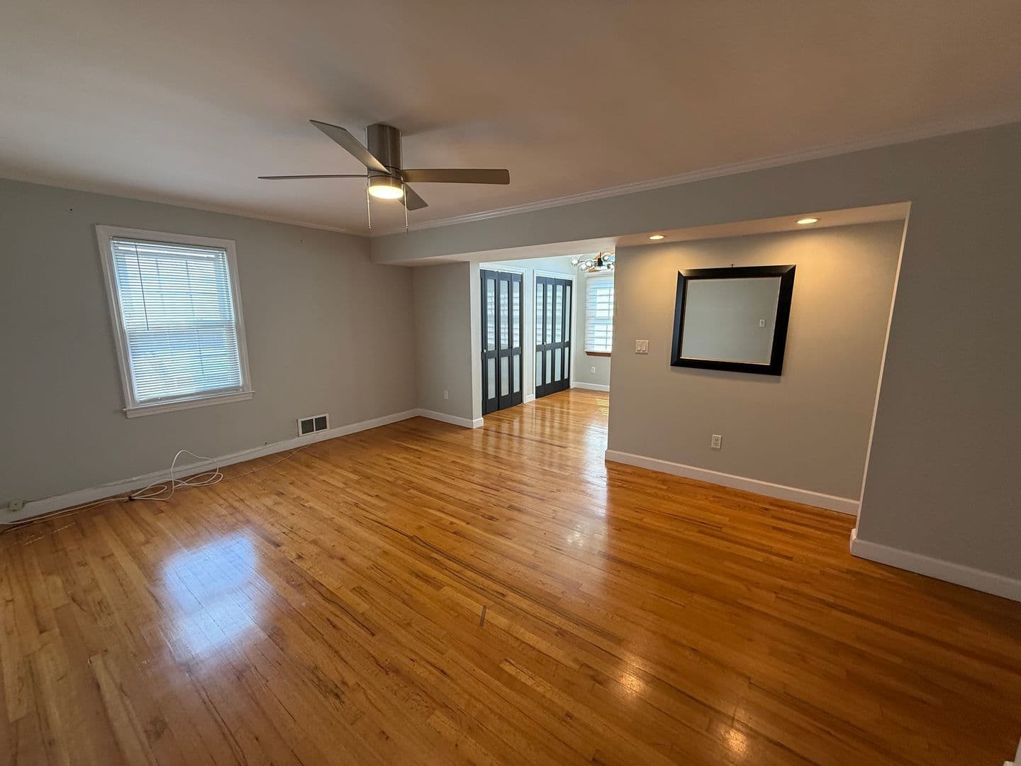 Valley Stream House: 5 Woodland Rd