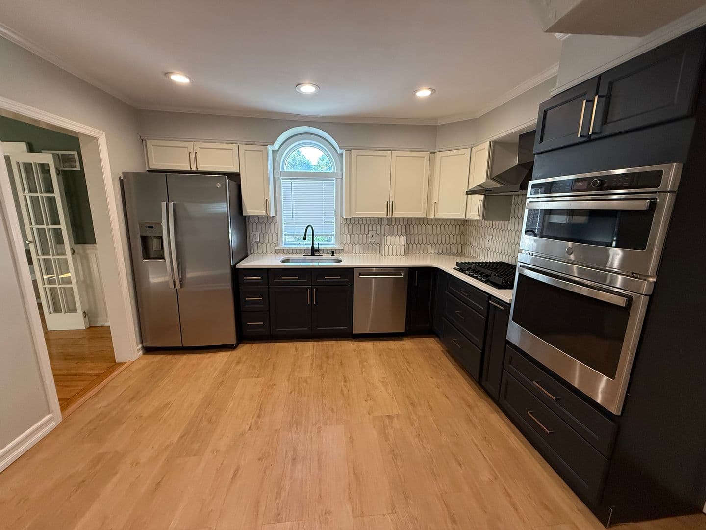 Valley Stream House: 5 Woodland Rd