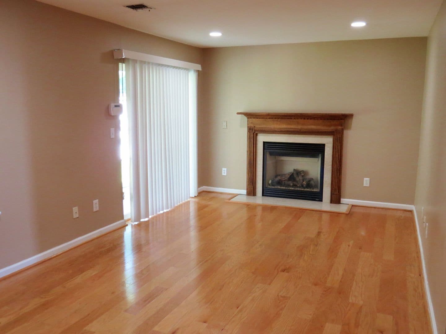 Dix Hills House: 25 Dickens Avenue