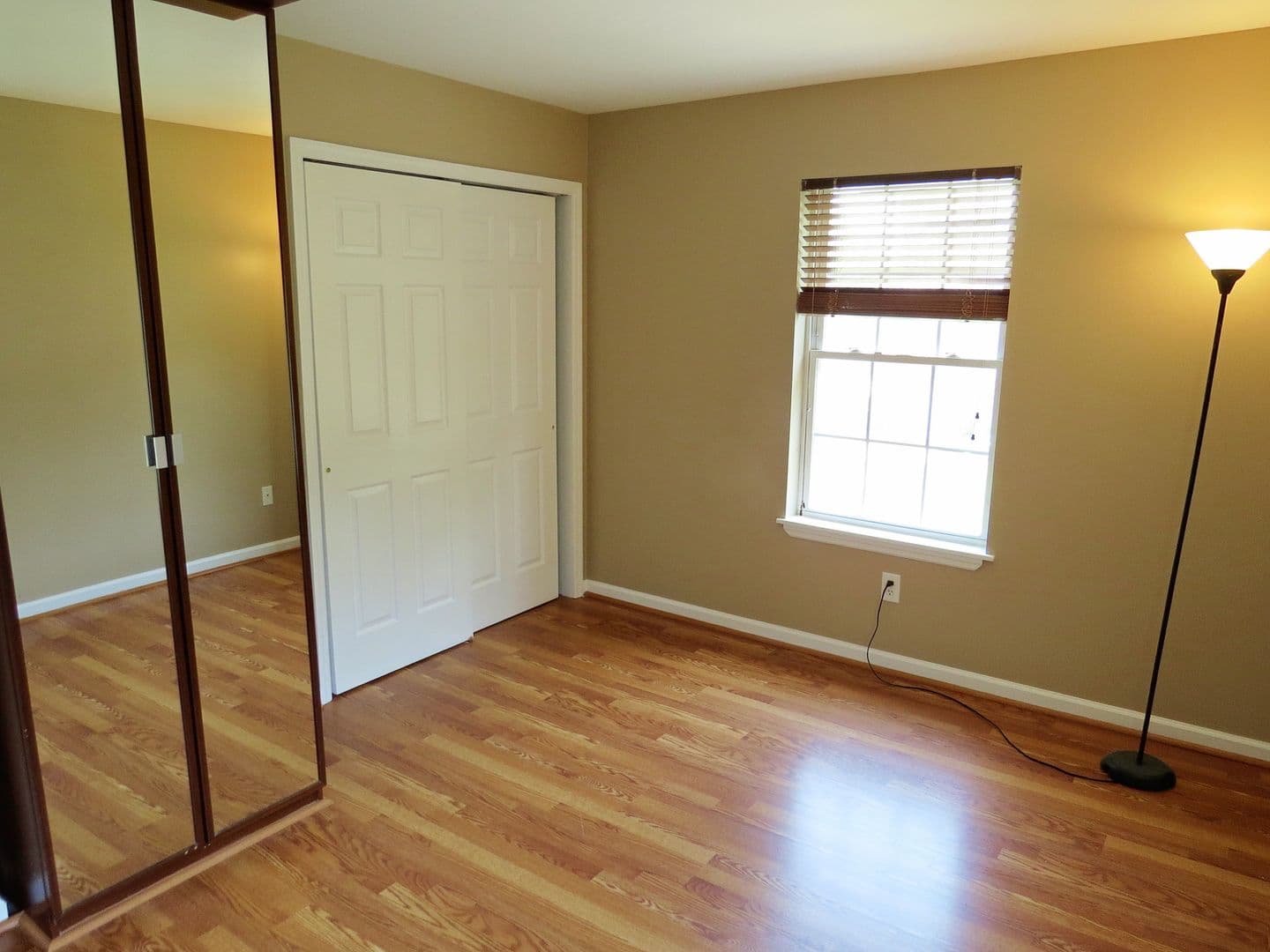 Dix Hills House: 25 Dickens Avenue