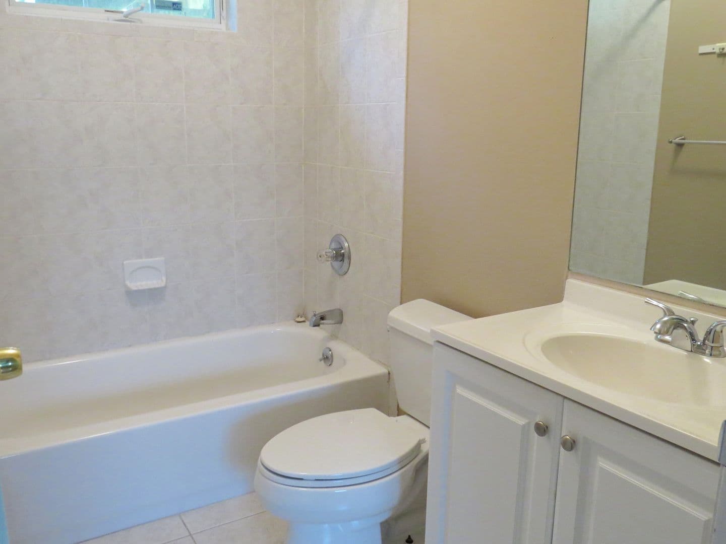 Dix Hills House: 25 Dickens Avenue