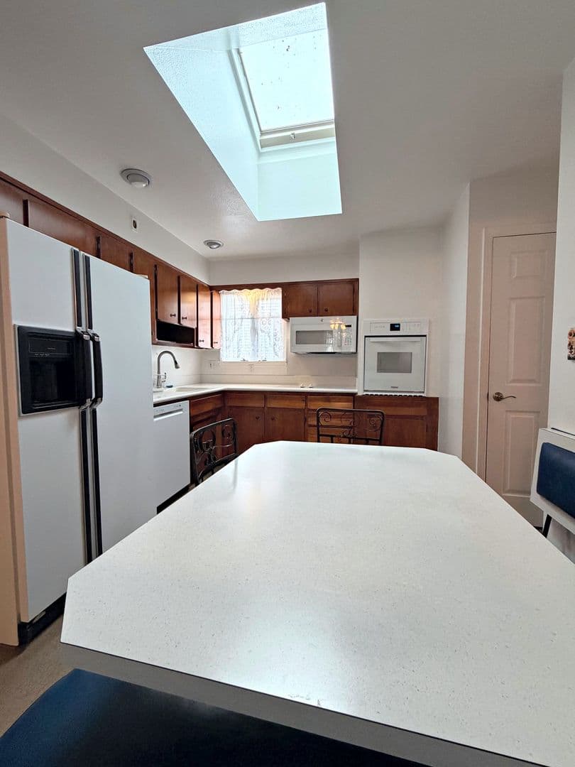 Deer Park House: 4 Westwood Ave