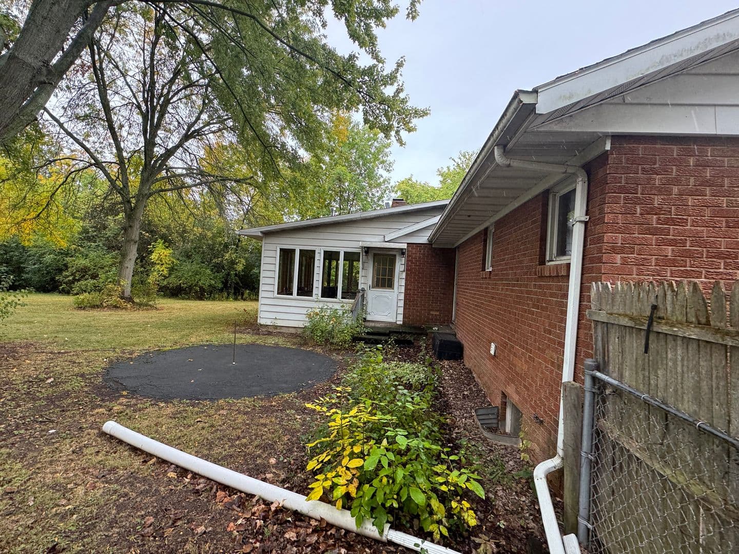 Liverpool House: 5047 West Taft Road
