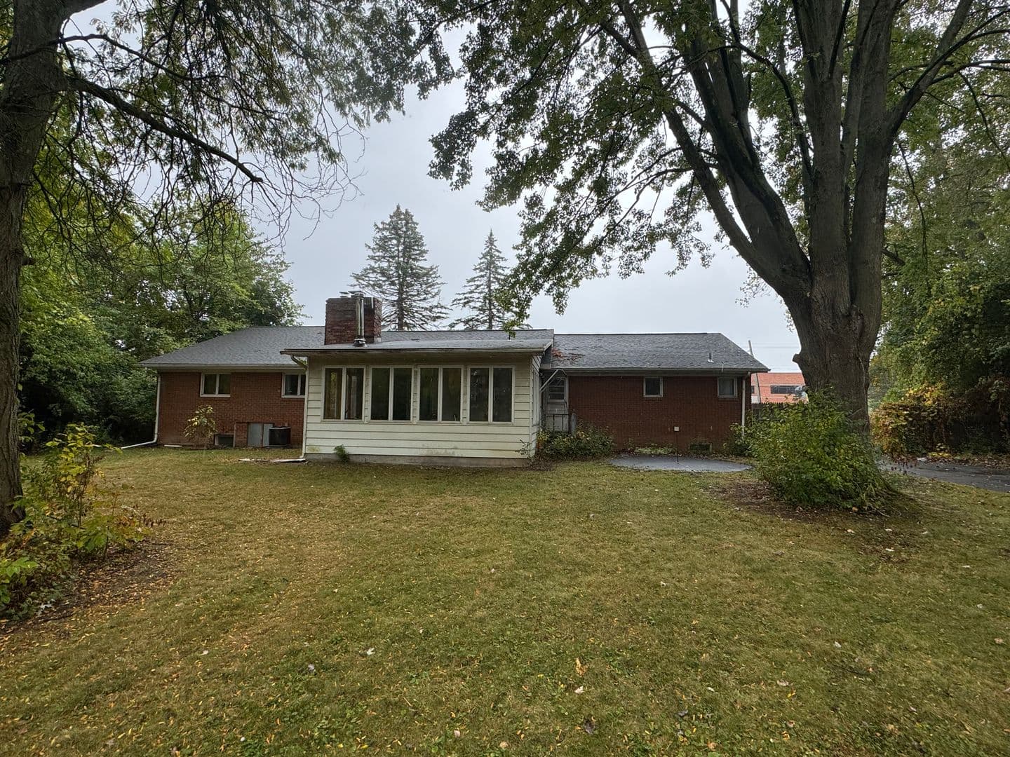 Liverpool House: 5047 West Taft Road