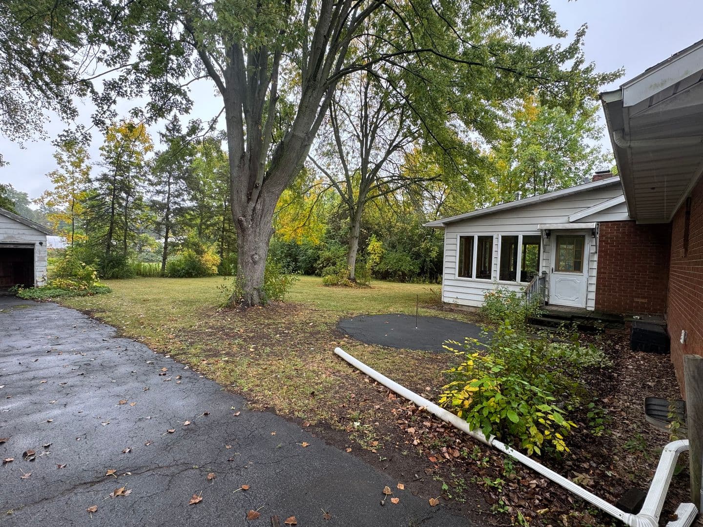 Liverpool House: 5047 West Taft Road
