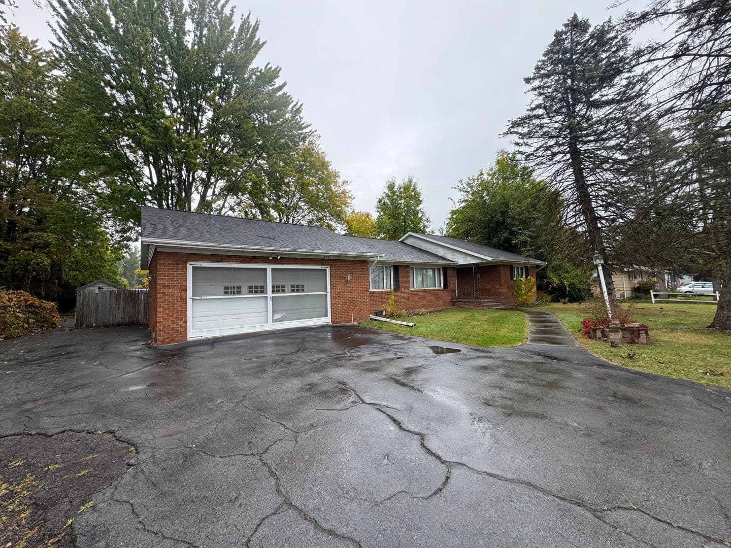 Liverpool House: 5047 West Taft Road