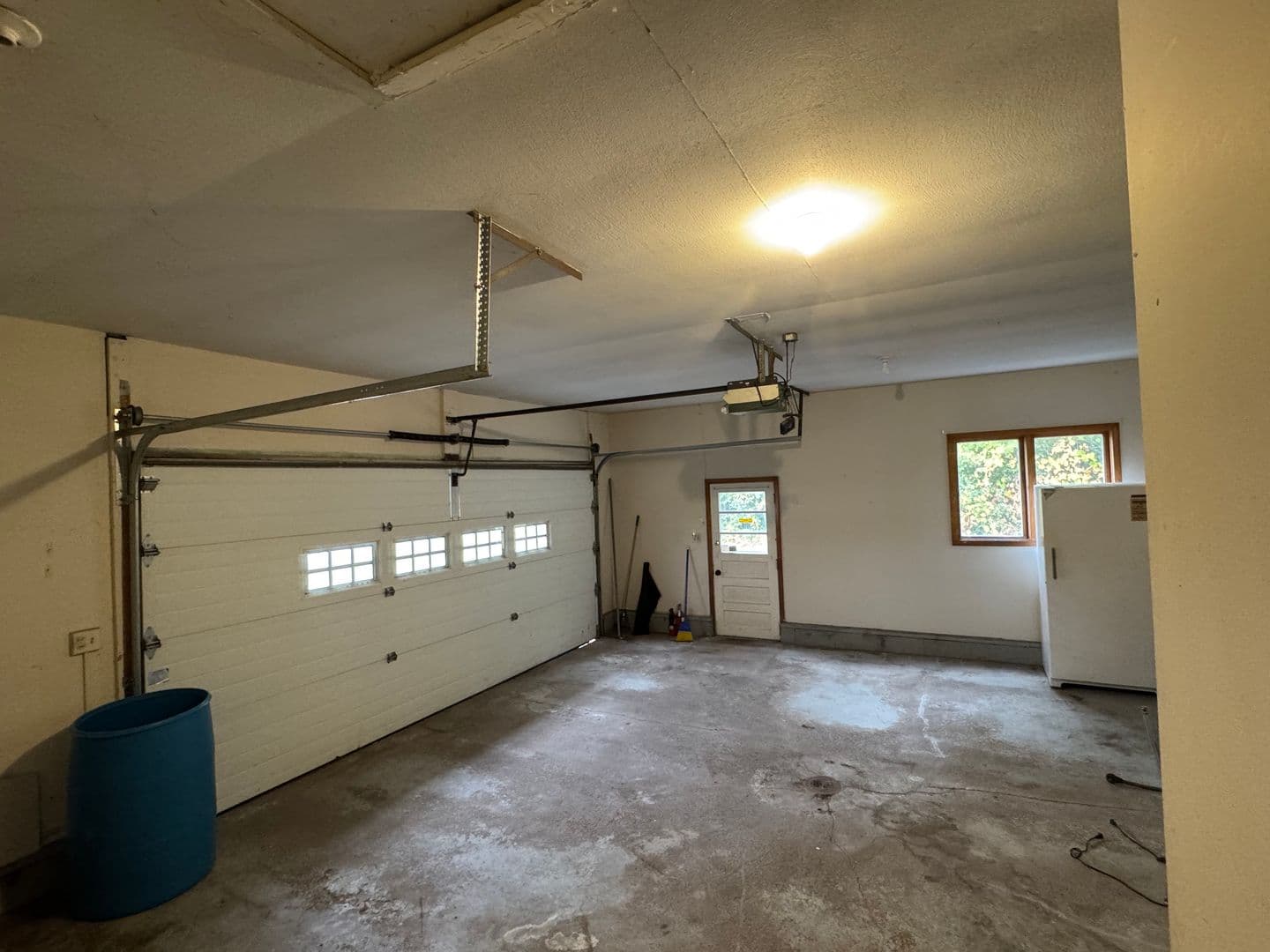 Liverpool House: 5047 West Taft Road