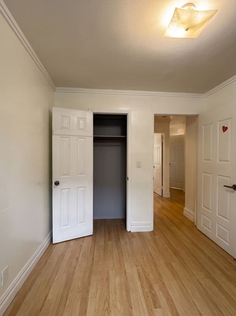 Brooklyn Apartment: 1031 41st St