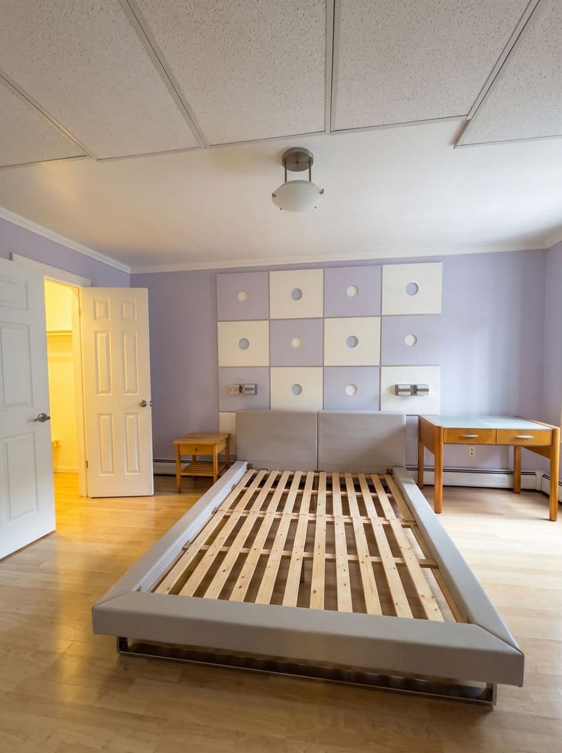 Brooklyn Apartment: 1031 41st St