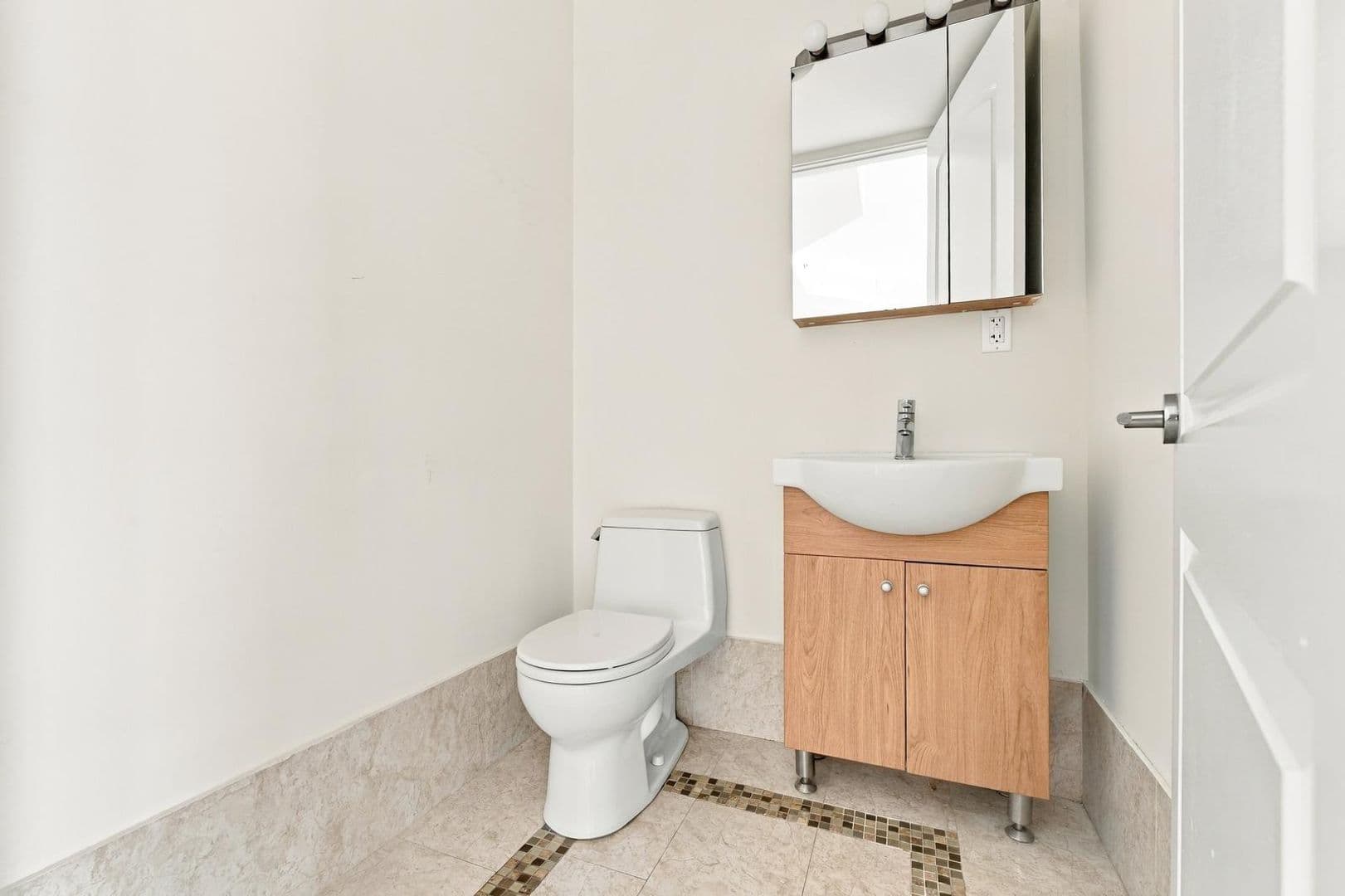 Rego Park Apartment: 63-36 99th St