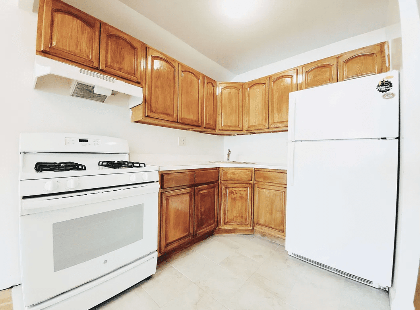 Bronx Apartment: 3941 Laconia Avenue