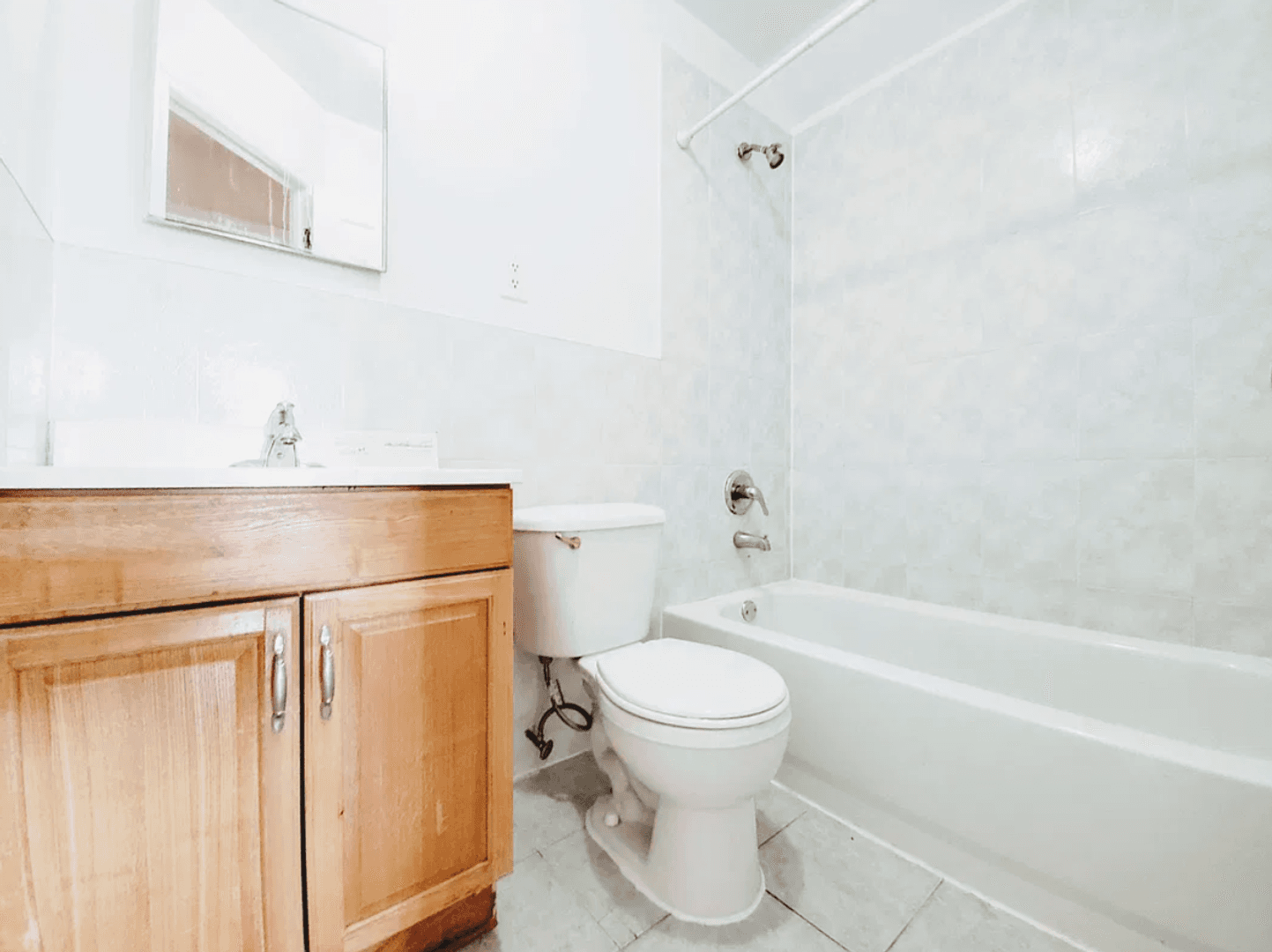 Bronx Apartment: 3941 Laconia Avenue