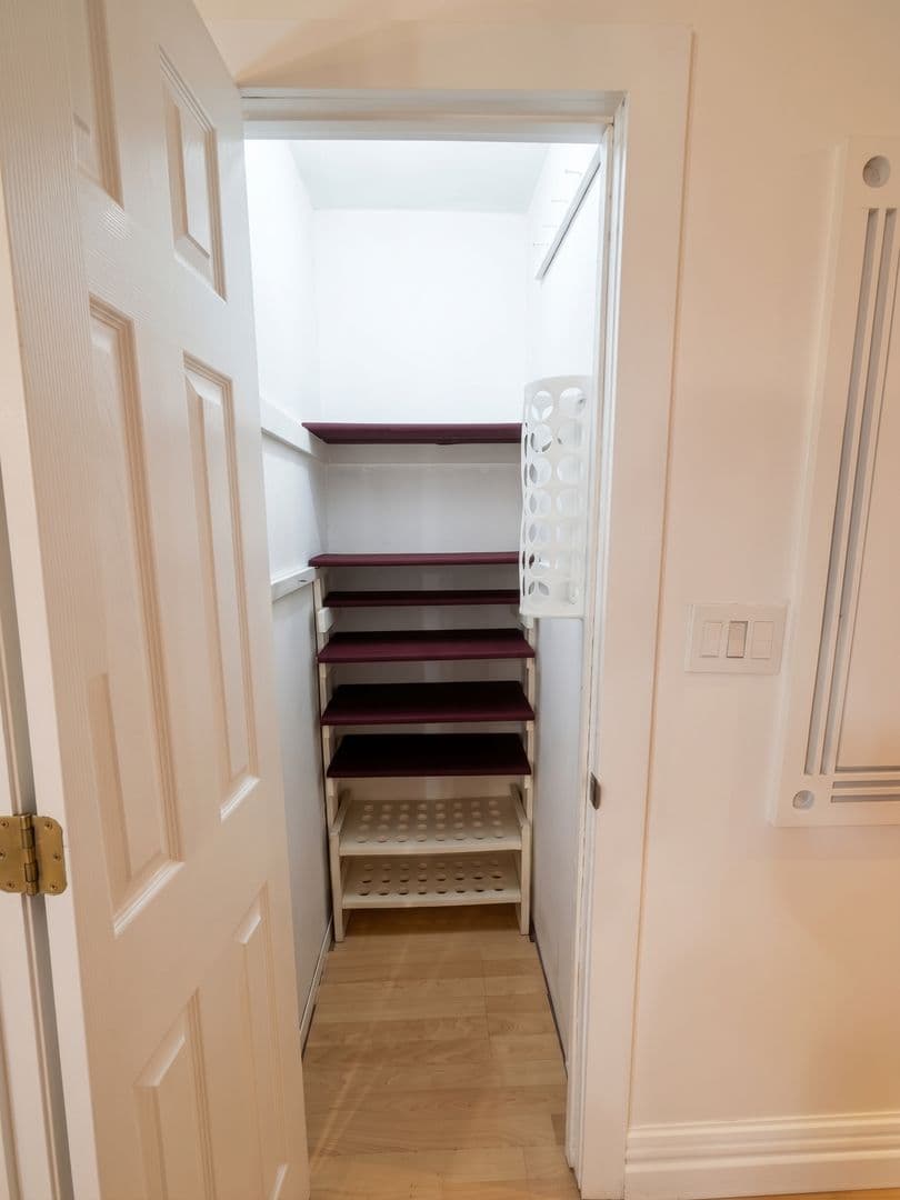 Brooklyn Apartment: 1031 41st St