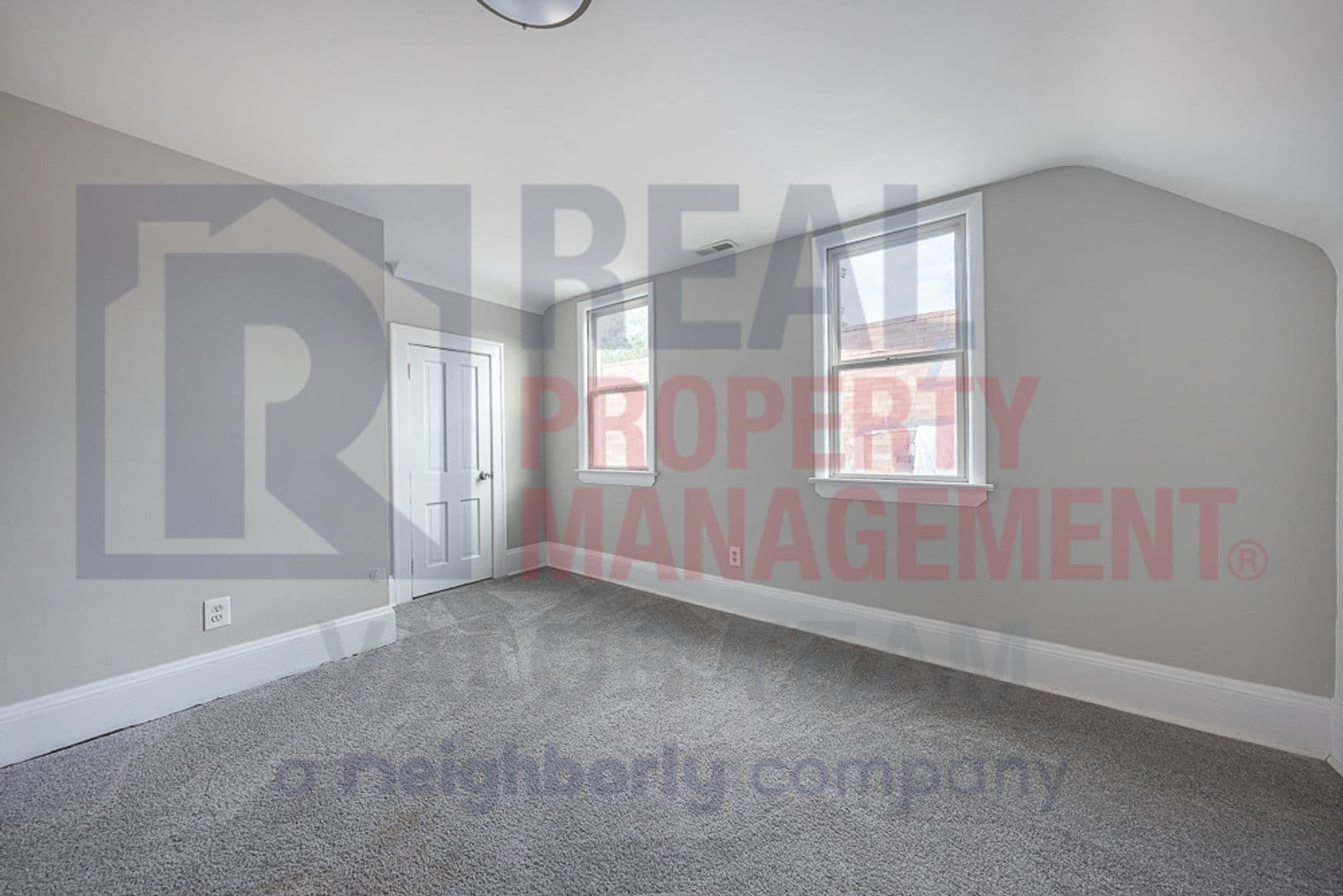 Cleveland Apartment: 1930 Coltman Road,