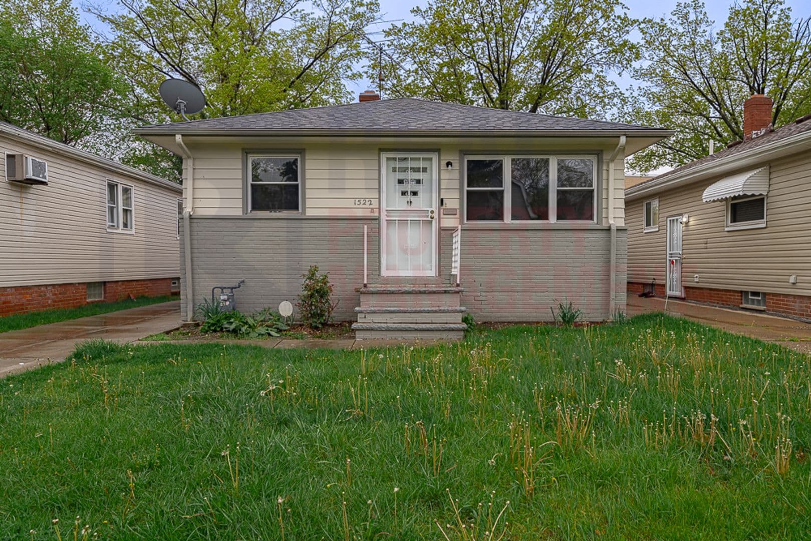 Cleveland House: 1522 E 172nd St,