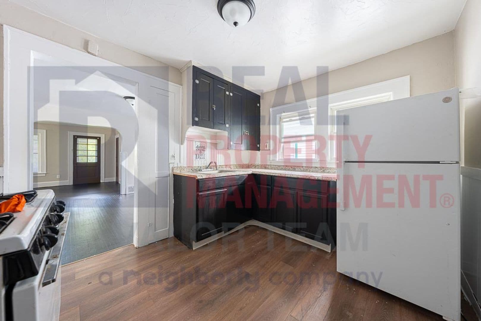 Cleveland Apartment: 15714 Huntmere Ave,