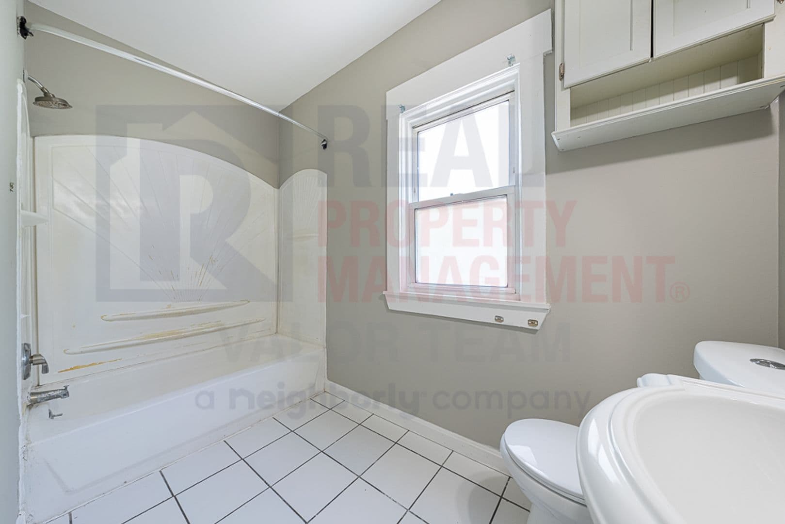 Cleveland House: 13705 Beachwood Ave,