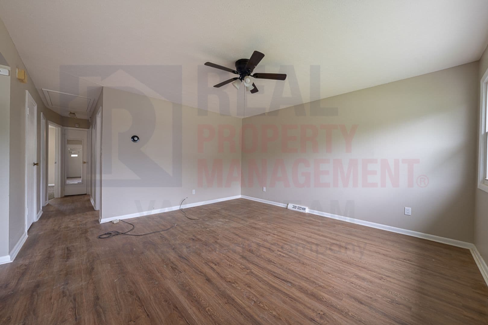 Cleveland House: 1522 E 172nd St,