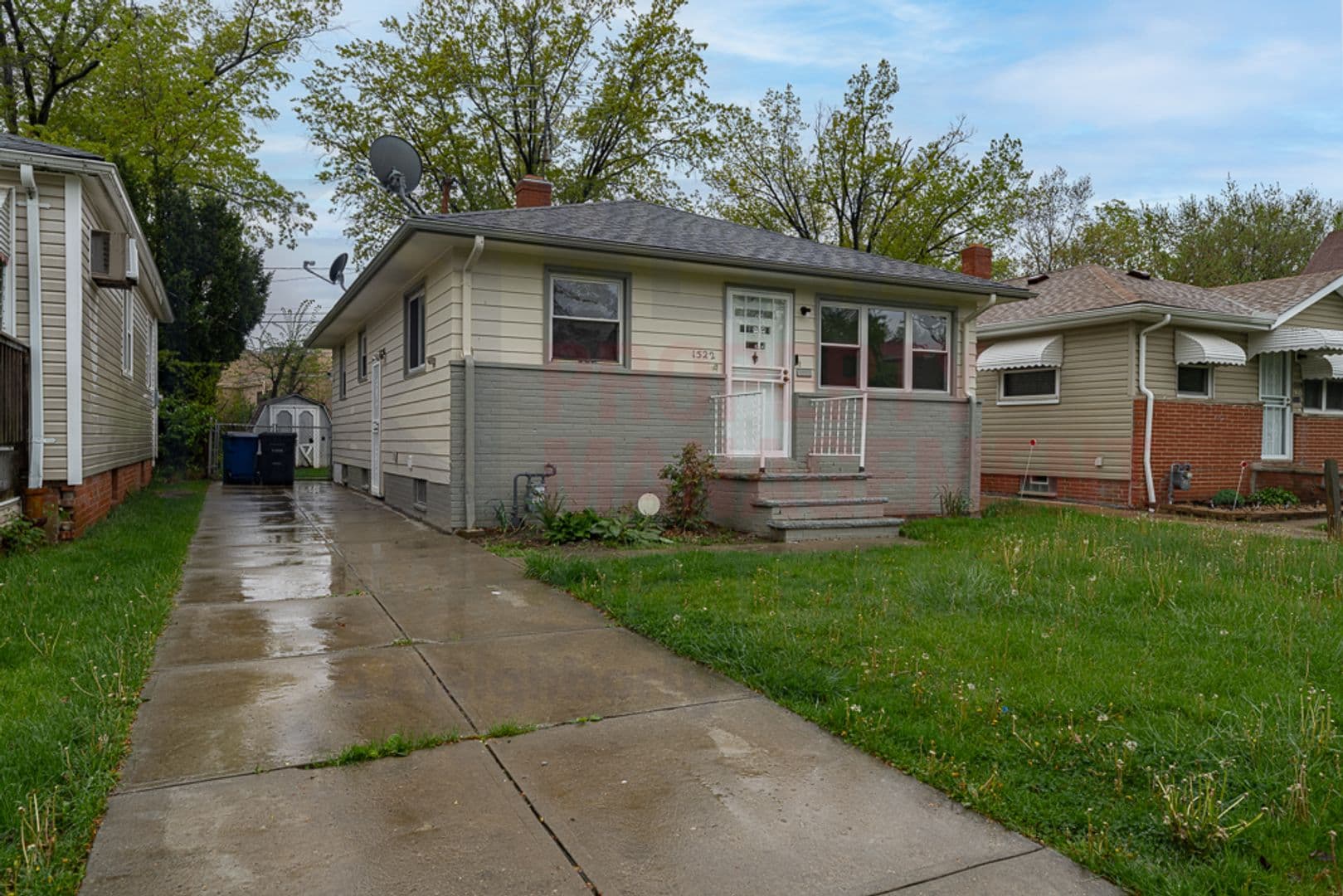Cleveland House: 1522 E 172nd St,