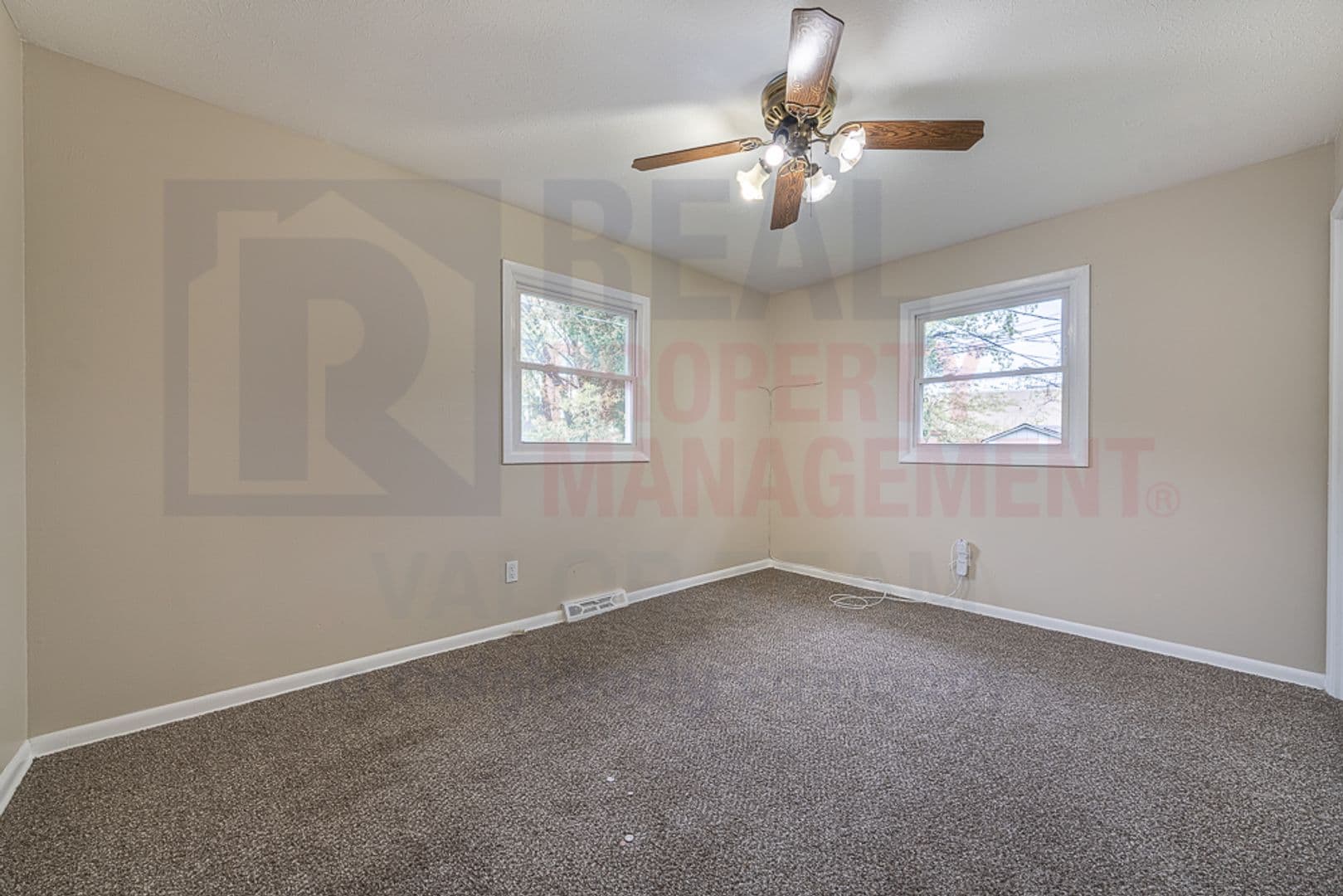 Cleveland House: 1522 E 172nd St,