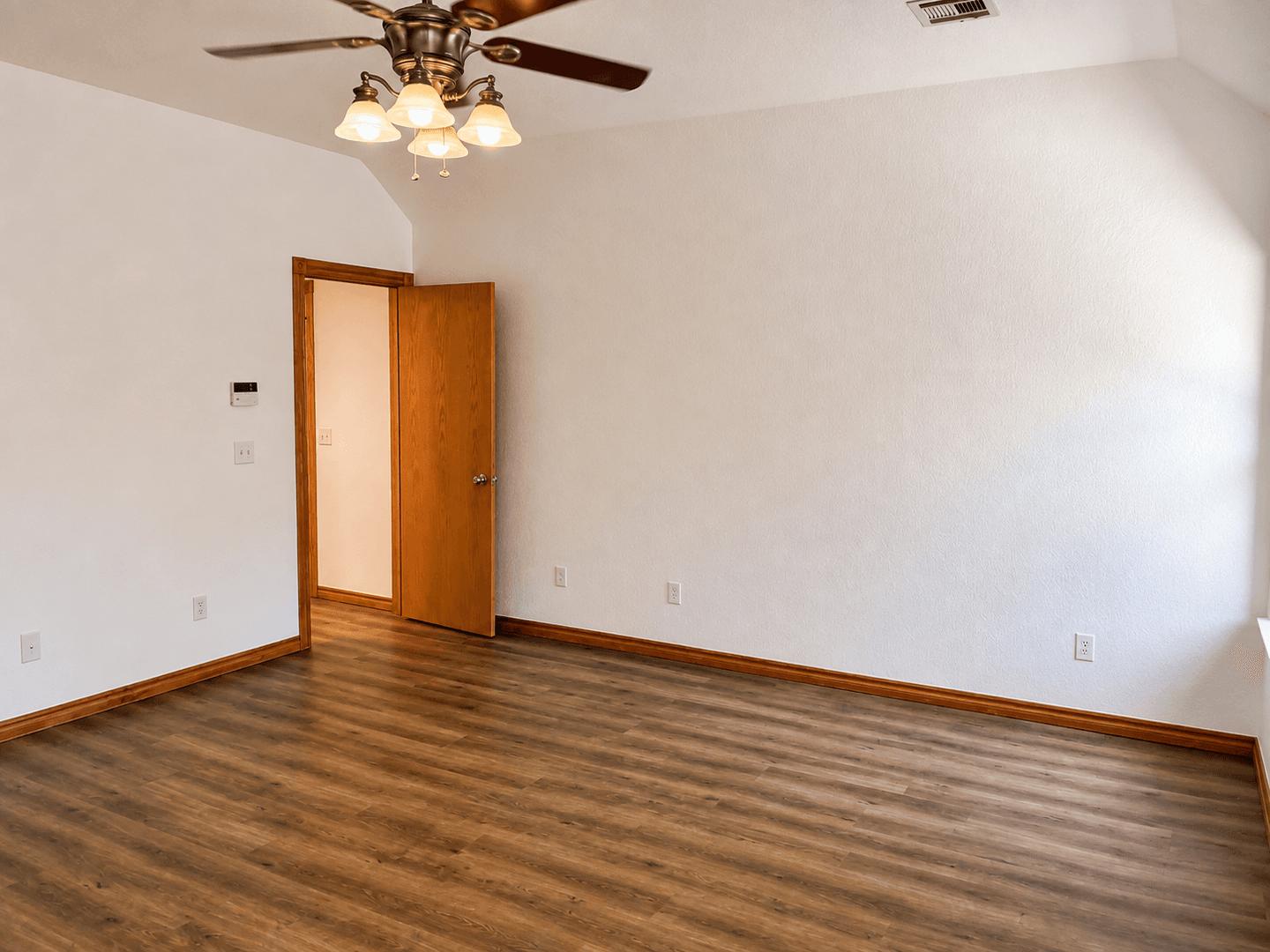 Del City Apartment: Woodring ~ B ~