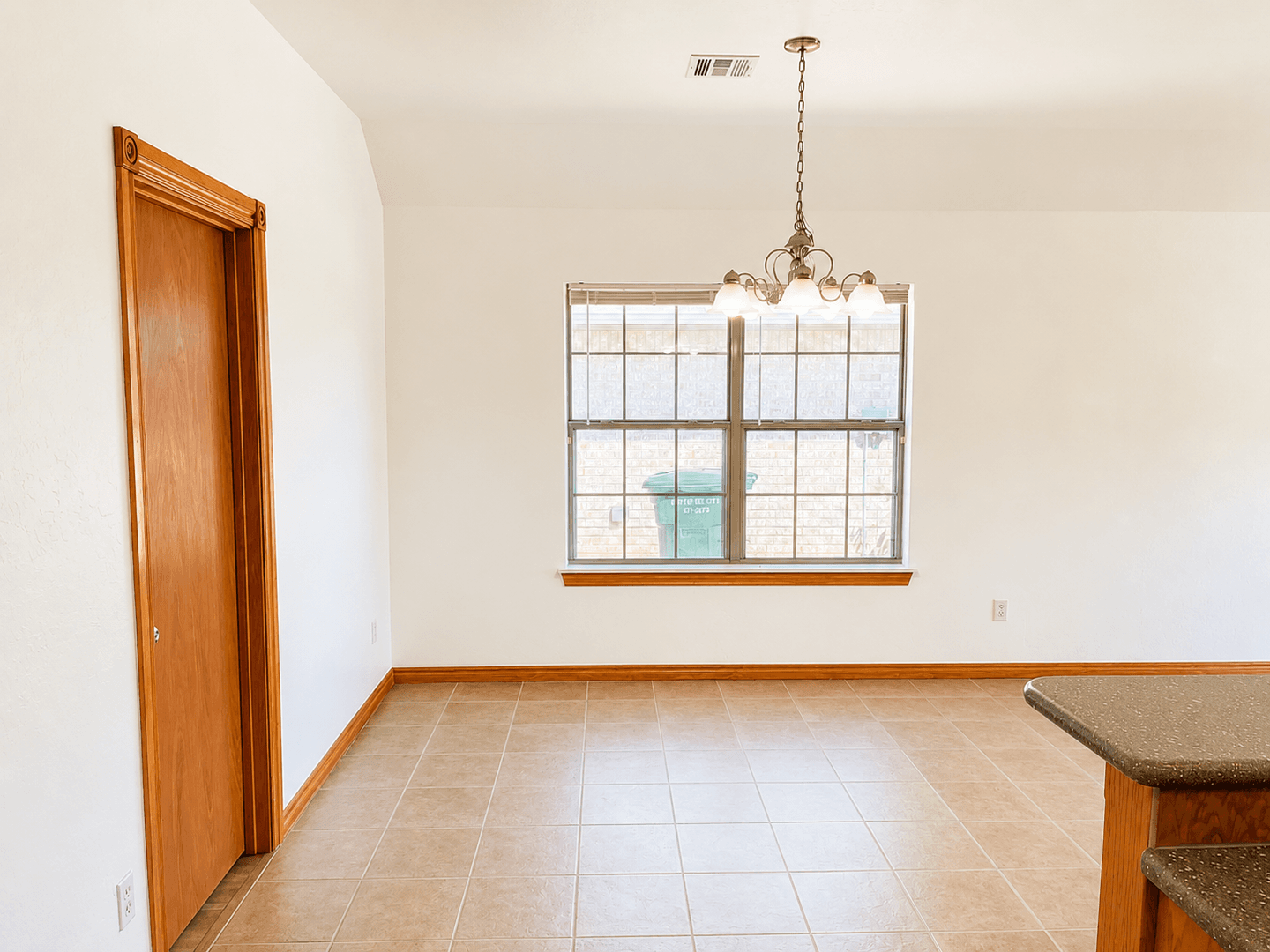 Del City Apartment: Woodring ~ B ~