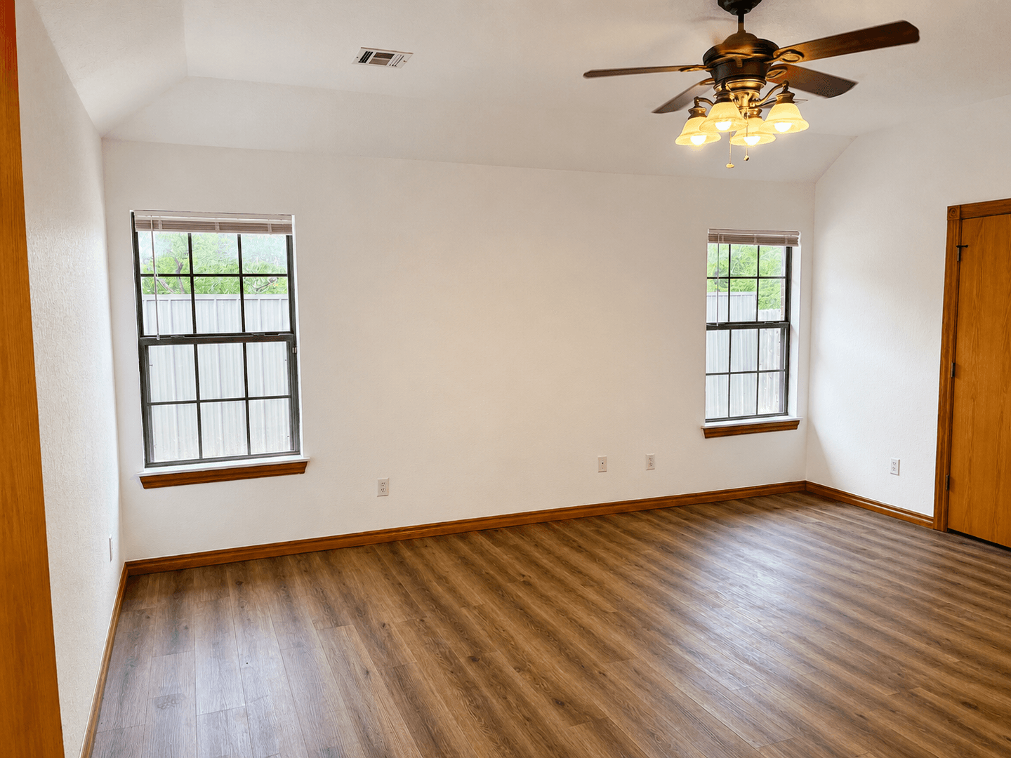 Del City Apartment: Woodring ~ B ~