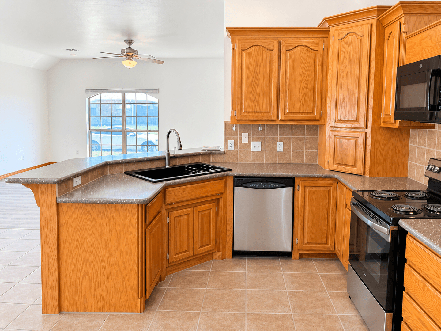 Del City Apartment: Woodring ~ B ~