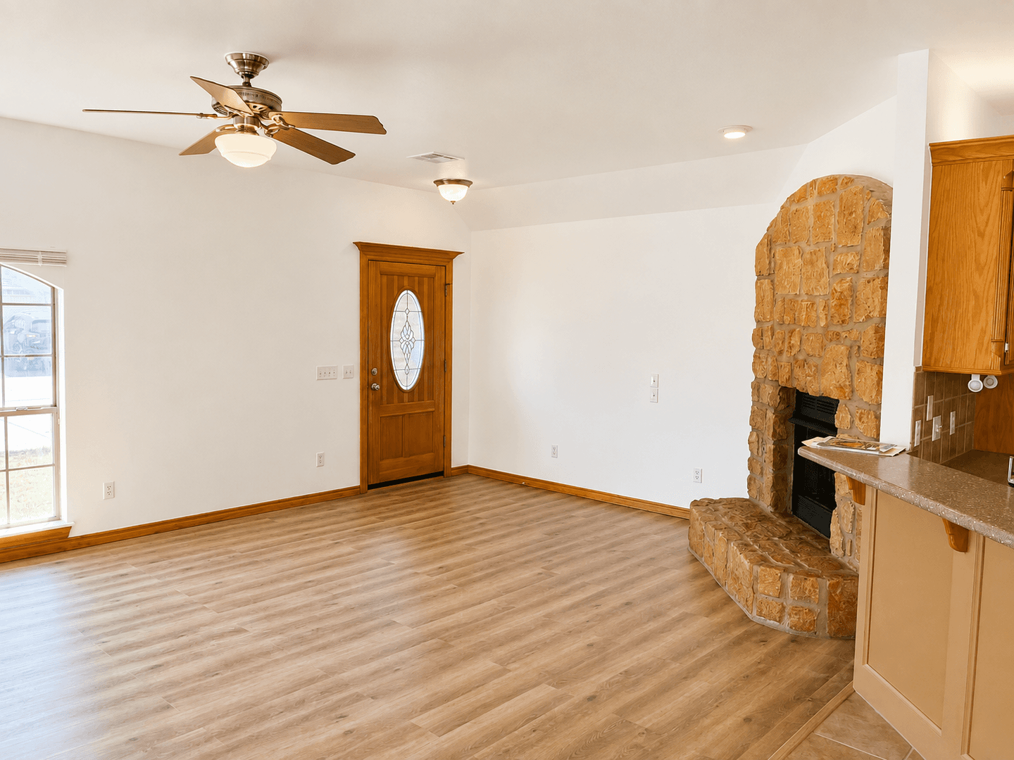 Del City Apartment: Woodring ~ B ~