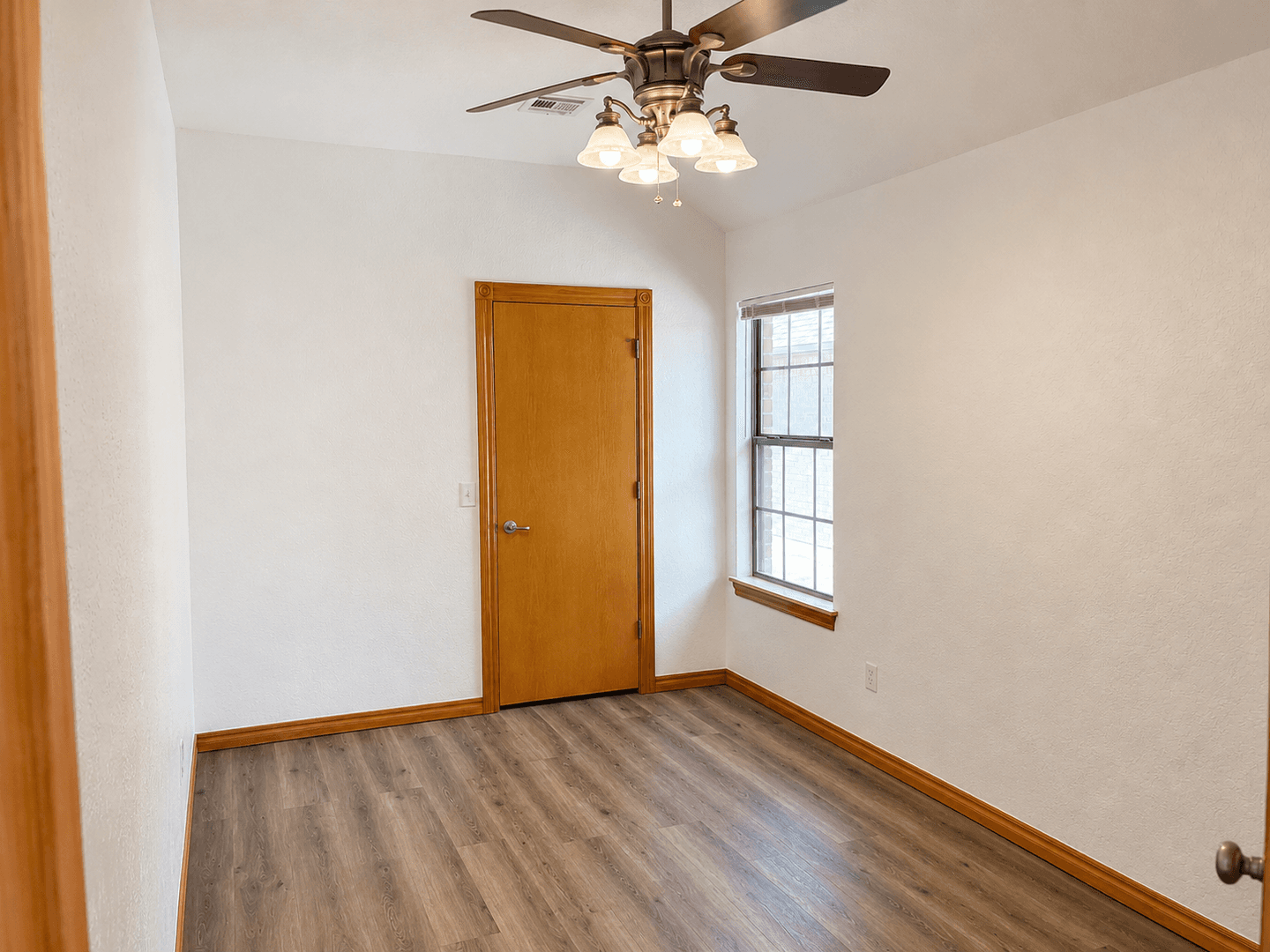 Del City Apartment: Woodring ~ B ~