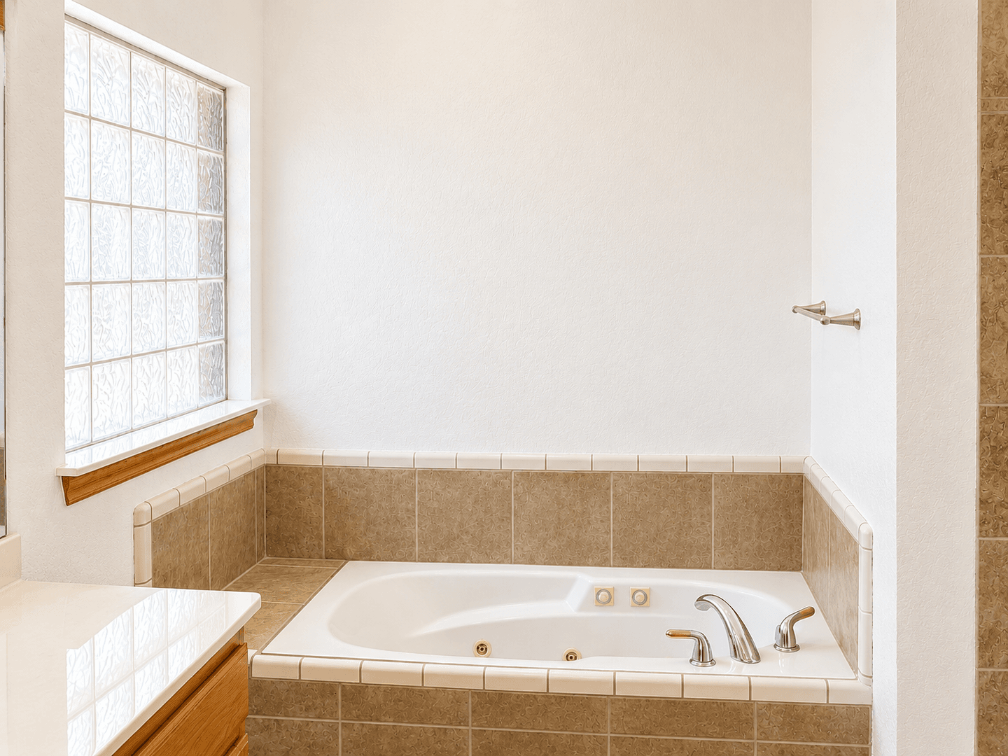 Del City Apartment: Woodring ~ B ~
