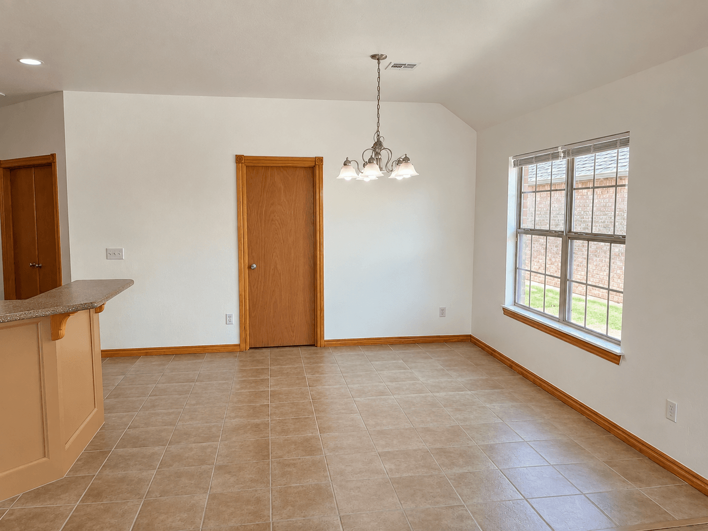 Del City Apartment: Woodring ~ B ~