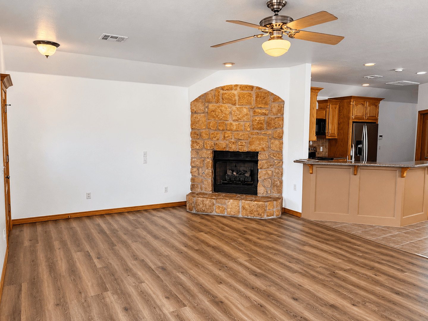 Del City Apartment: Woodring ~ B ~