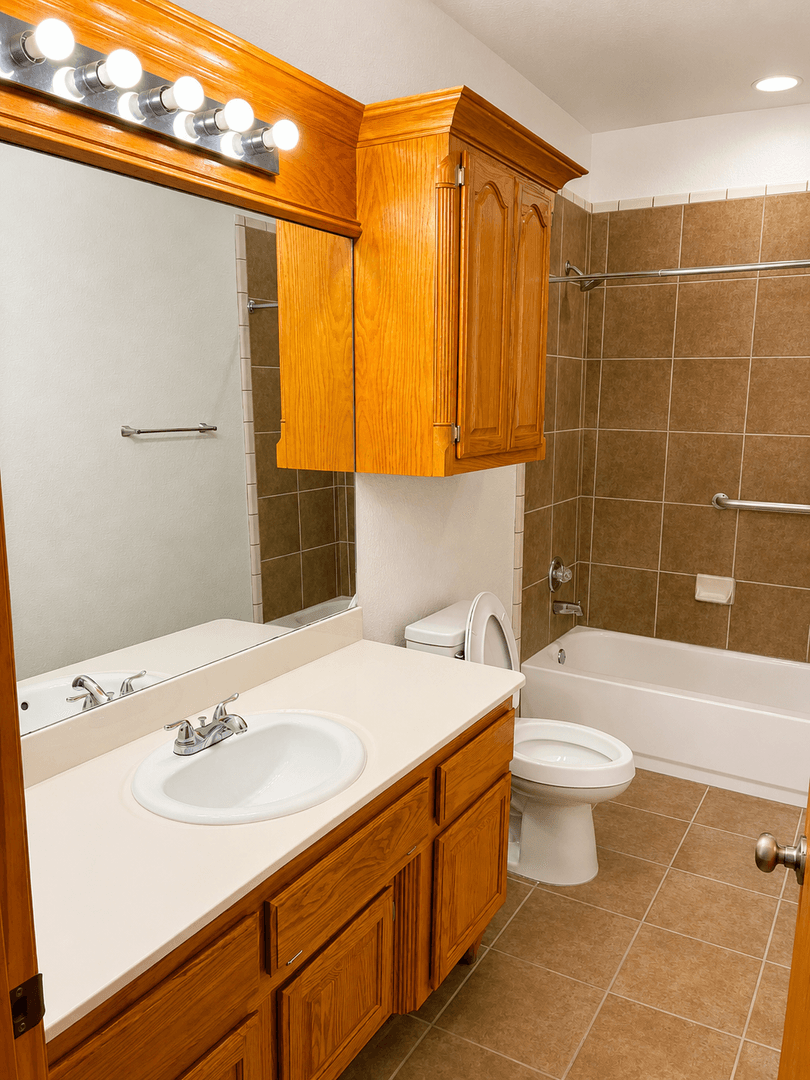 Del City Apartment: Woodring ~ B ~