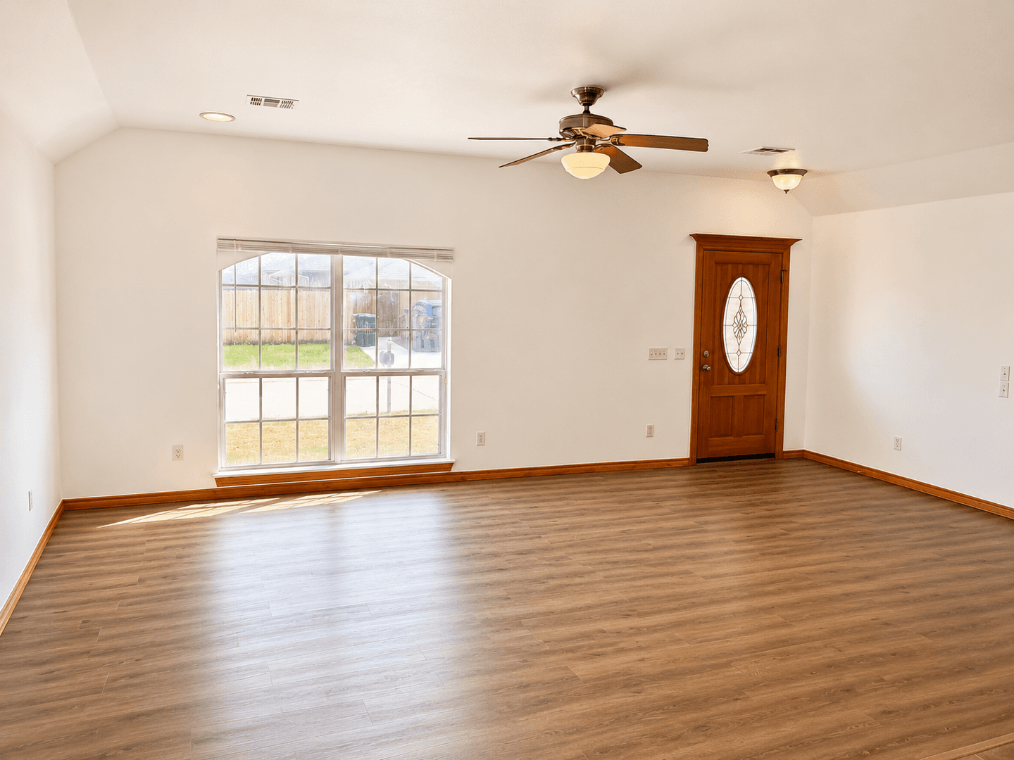 Del City Apartment: Woodring ~ B ~