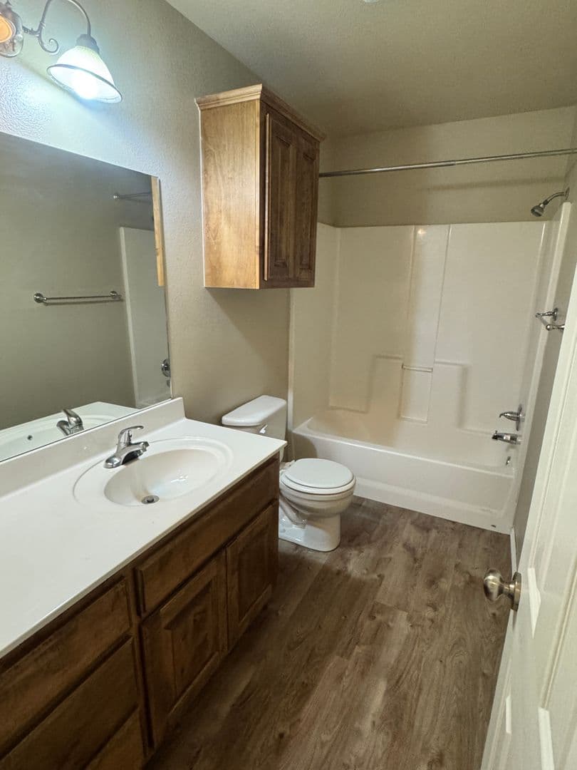 Catoosa House: 2917 Creekside Dr