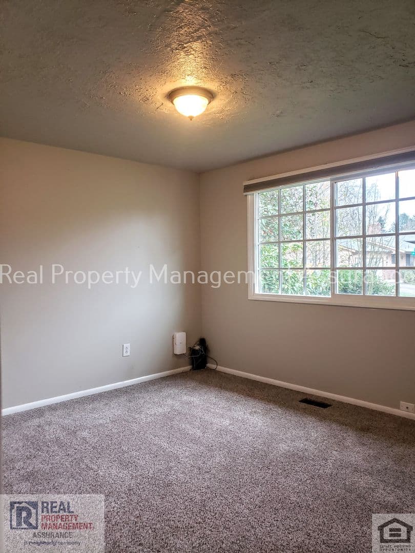 Aloha House: 20490 SW Vienna Drive