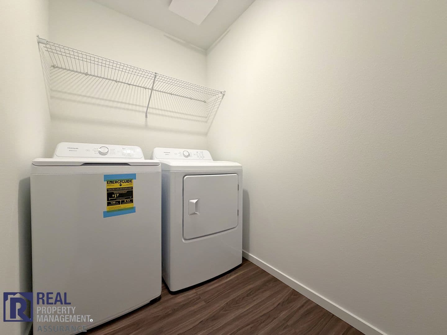 Woodburn Townhome: 521 Upland Ave